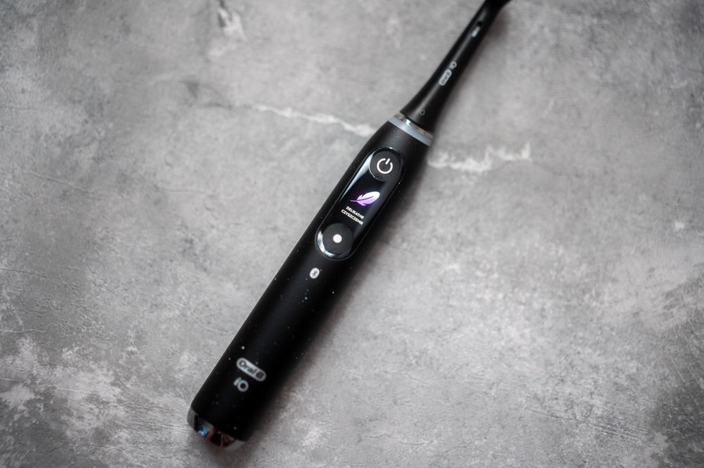 Szczoteczka elektryczna Oral-B iO Series 10 Cosmic Black