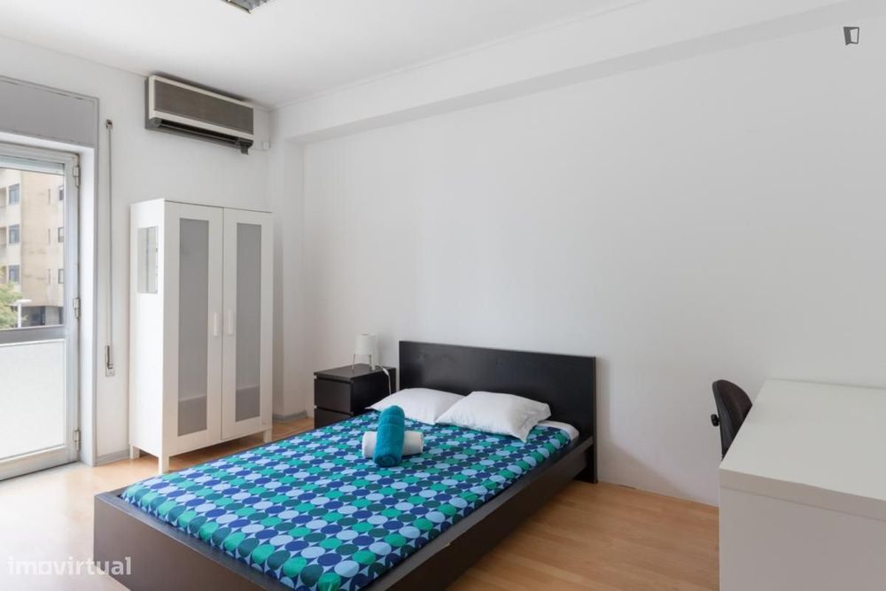 Quarto - localizado em Bonfim Porto
