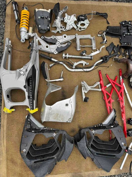 Ducati Multistrada V4S радіатор