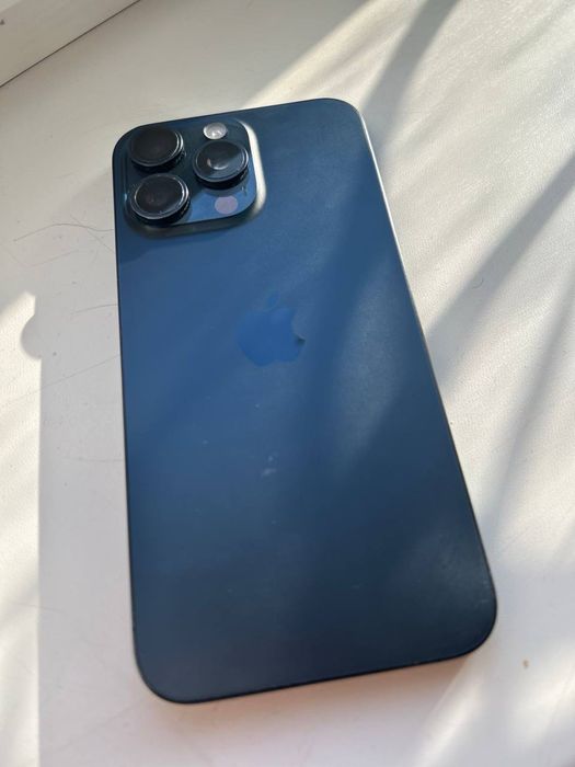Чудовий Iphone 15 pro max ! Blue titanium.