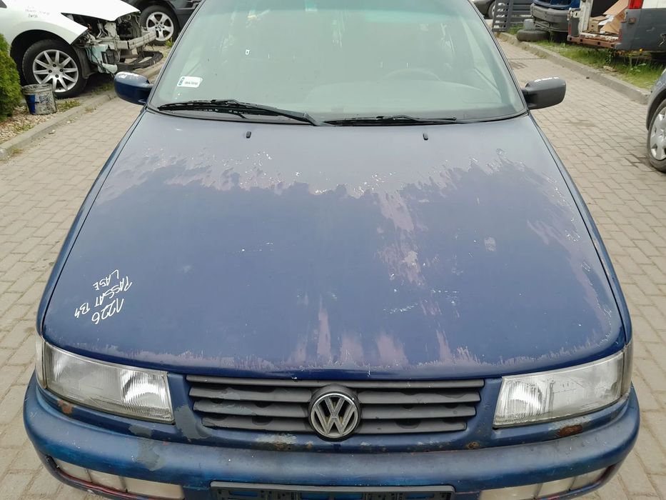 VW PASSAT B4 MASKA POKRYWA SILNIKA KOLOR: LA5E