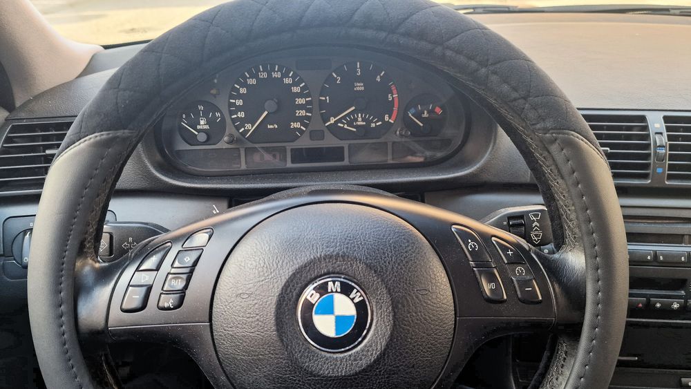 Bmw 320d touring 150cv Reservado