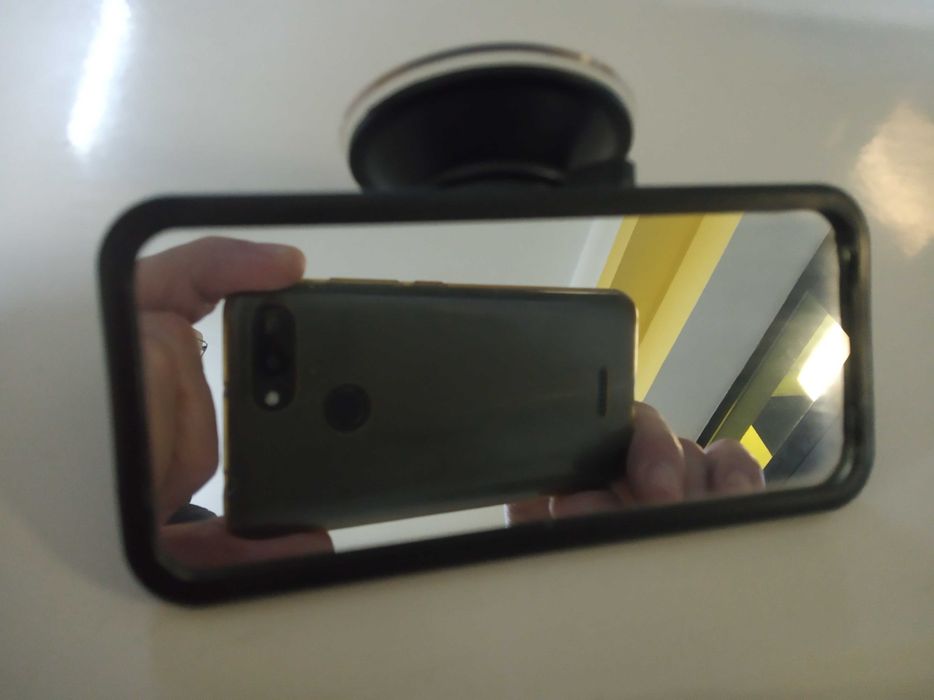 Lusterko do obserwacji dziecka.