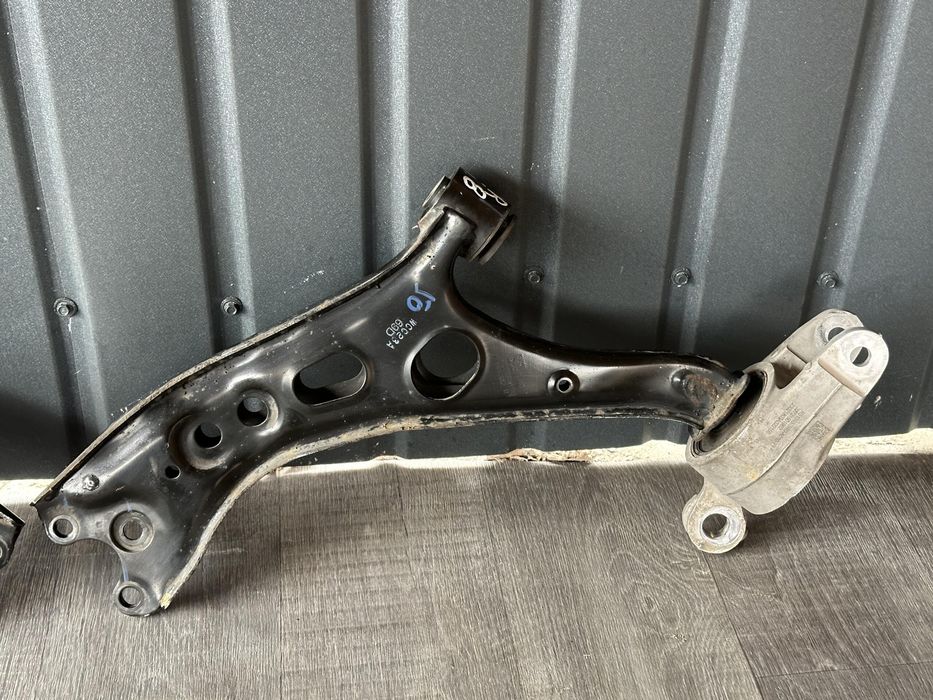 Honda CR-V 6 (2022-2026) важіль ричаг передній лівий / правий Хонда