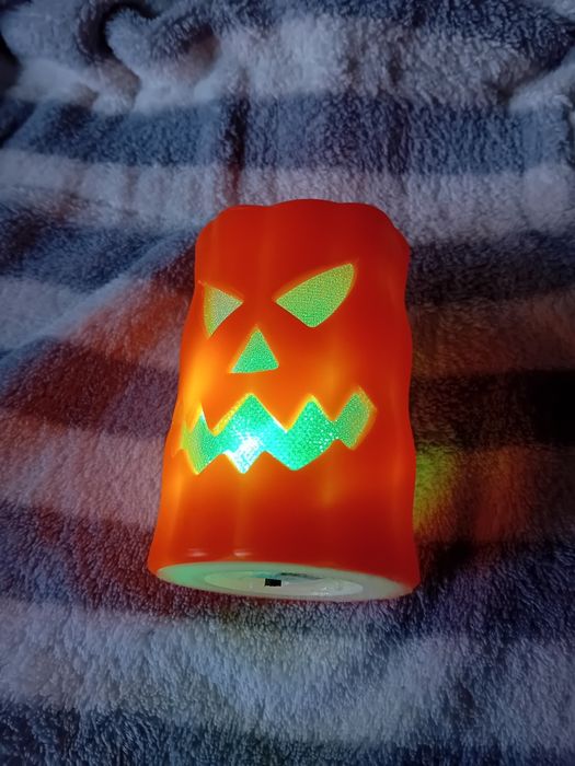 Dekoracje na Hallowen urocze świeczki