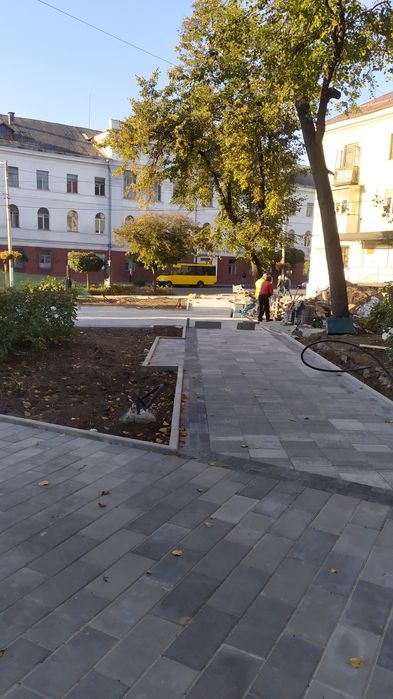 Укладання тротуарної плитки