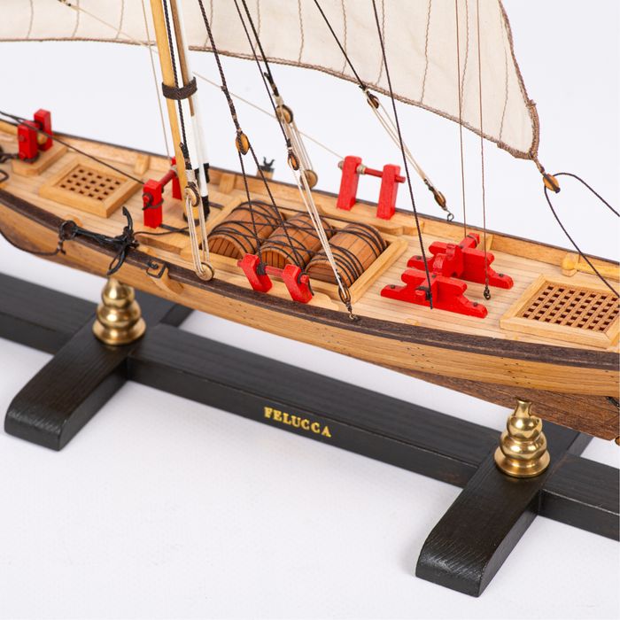 Ексклюзивна модель човна «Felucca» кінця XVIII століття