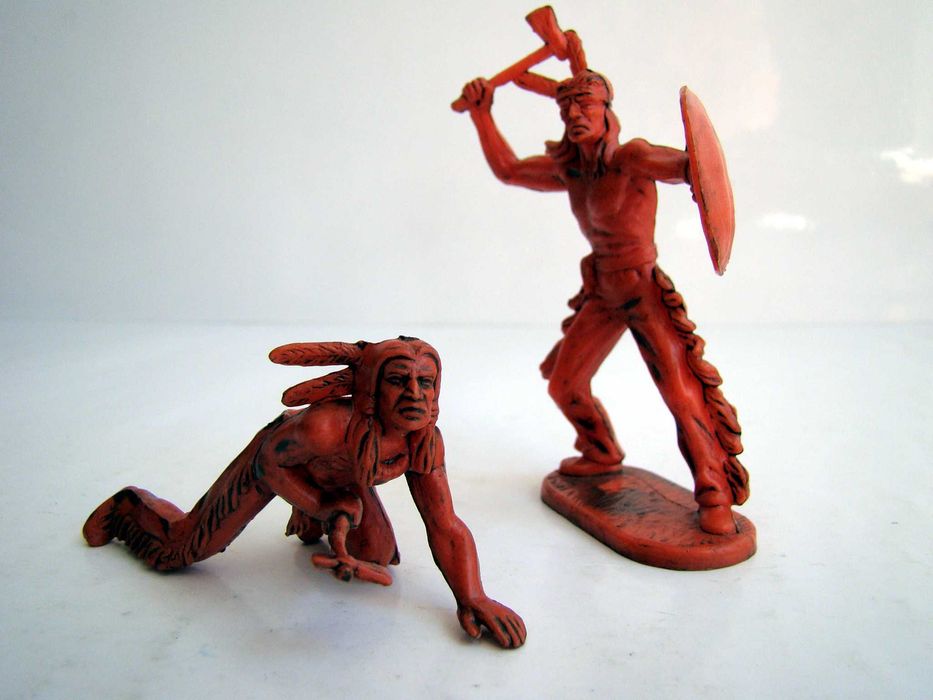 Figurki oryginalne kolekcjonerskie. Dwóch Indian z tomahawkami.