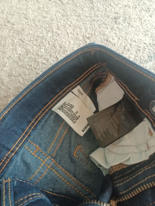 Jeansy uniwersalne.