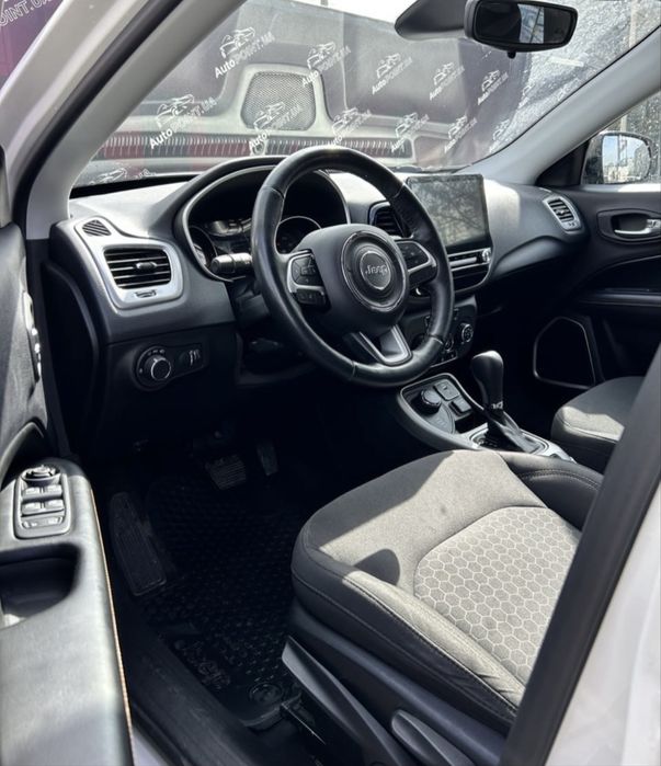 Продам Jeep Compass