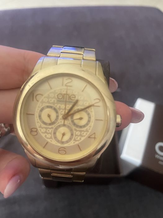 Relogio one doutado com caixa original