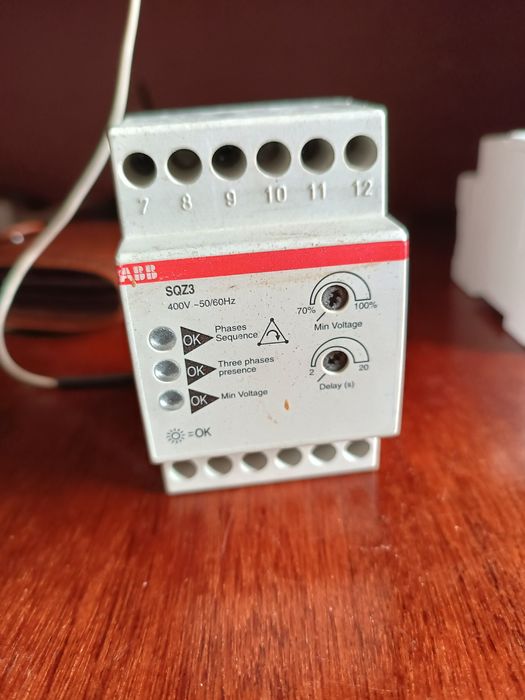 Модульное реле перекоса фаз и падения ABB 2CSM111310R1331 SQZ3