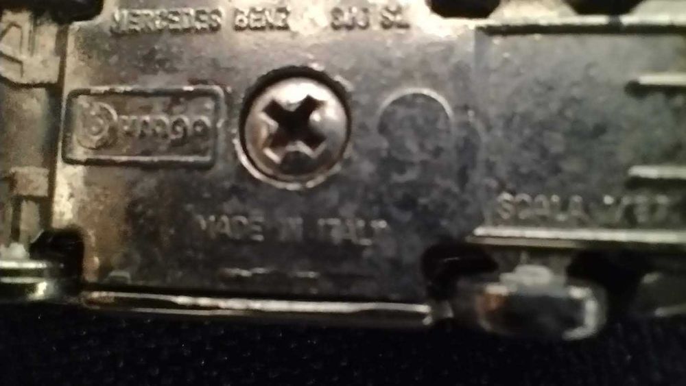 Coleção de 9 porta-chaves, diferentes origens e materiais