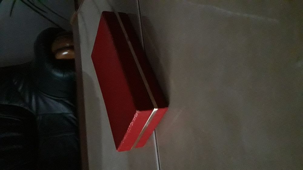 Ekskluzywny pozłacany zestaw dla mężczyzny.