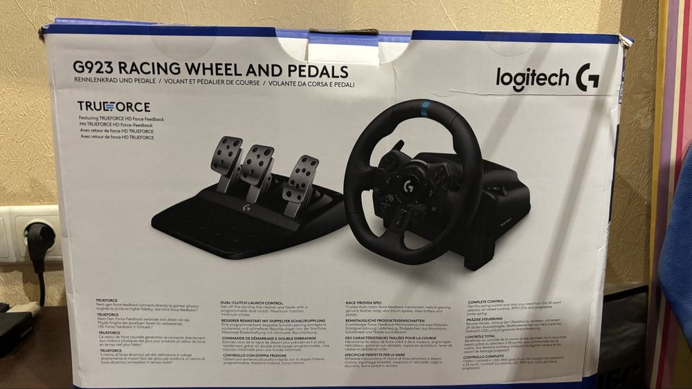 Руль logitech G923 RACING WHEEL