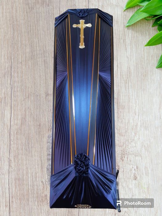 Труни, гроби, домовини, ритуальні послуги.