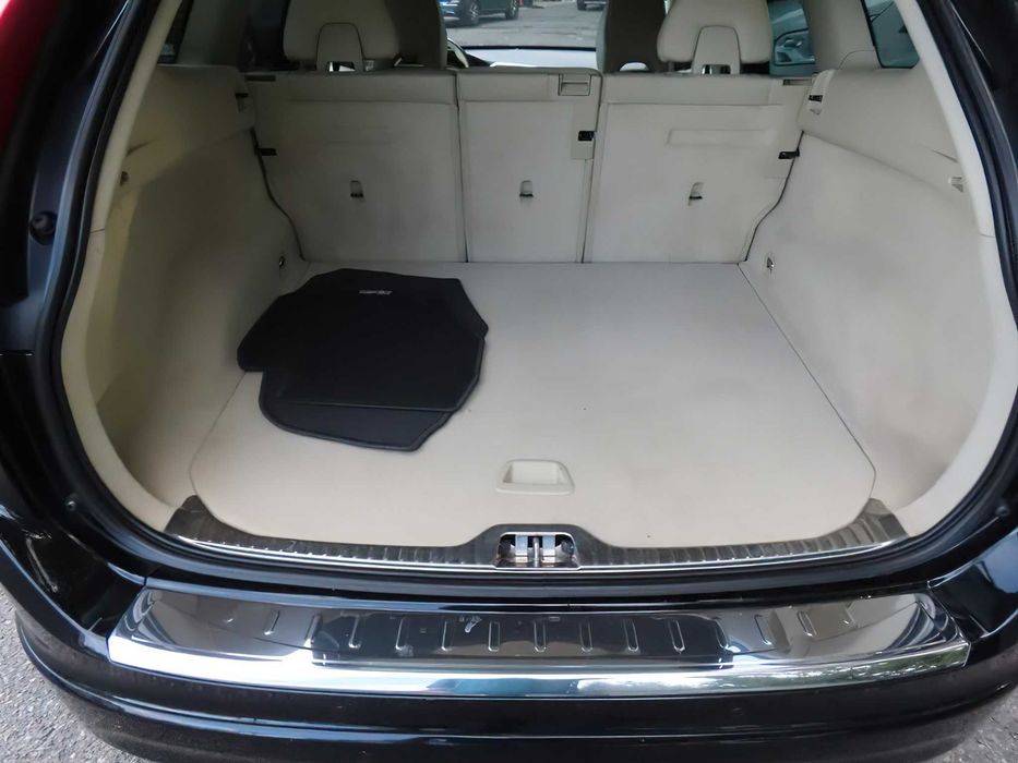 Volvo XC60      2016