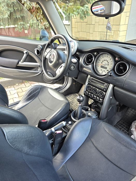 Mini Cooper  2004 r 1.6 benzyna Stan dobry