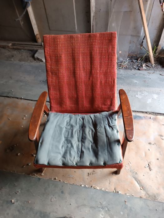 Продам крісла під реставрацію 2500 шт