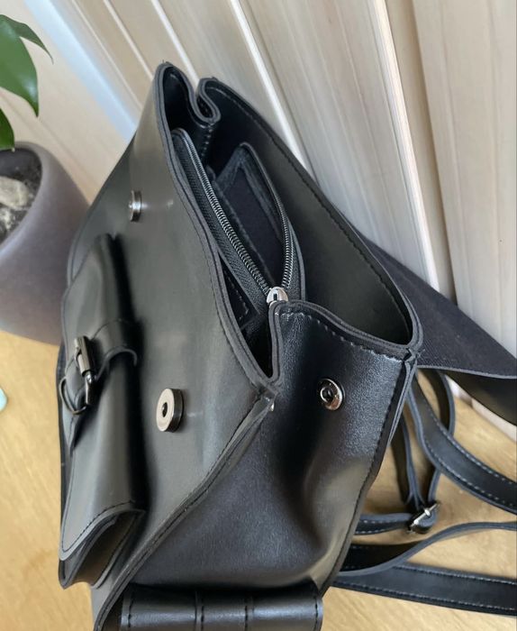 Жіночий рюкзак.