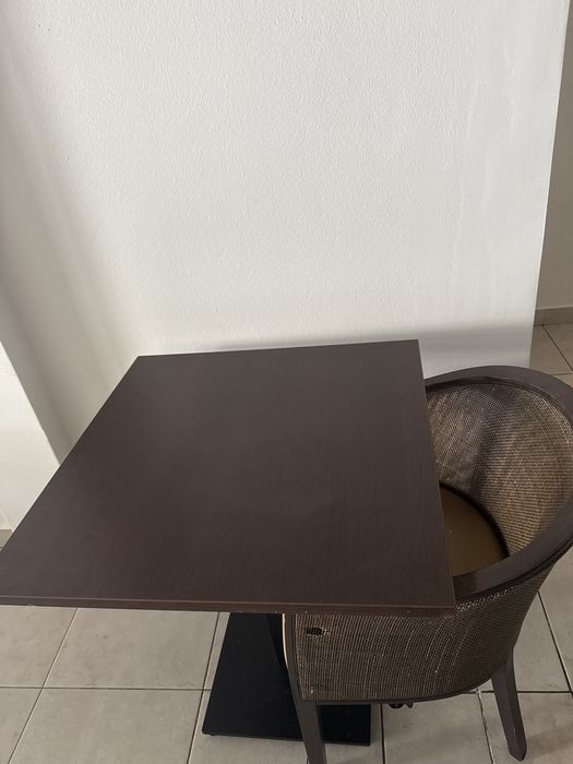 Mesas e cadeiras para restaurante