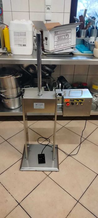 Dozownik / nadziewarka do pączków (donut filler / injector)