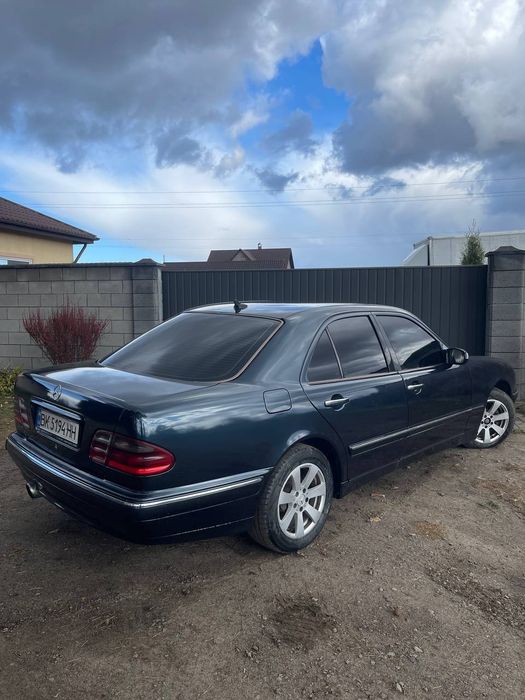 Продам мерсіка 210