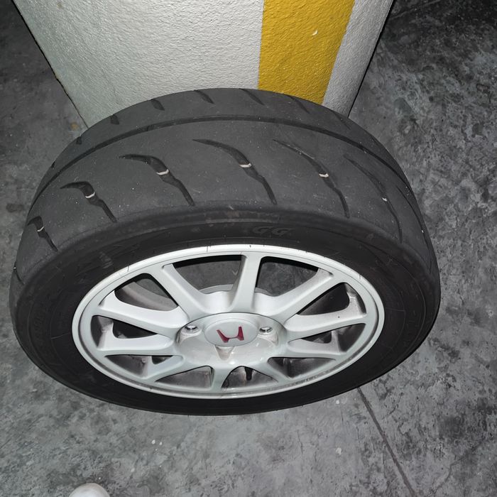 Pneus Toyo Proxes R888R 195/50 R15