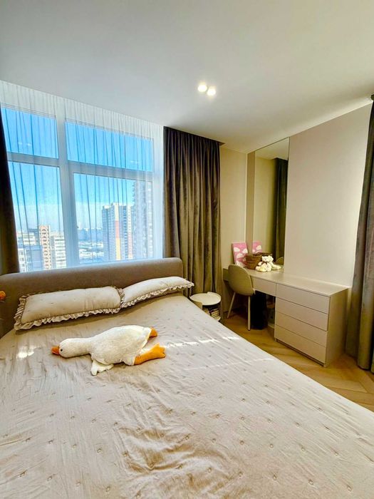 Продам чудову 2-кімнатну квартиру в ЖК Варшавський мікрорайон.