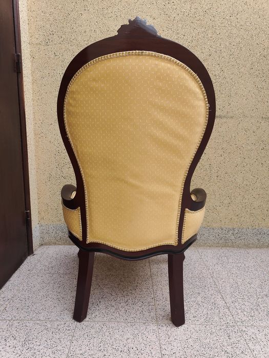 Cadeira de quarto estilo antigo