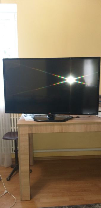 Телевізор lg 42ln 540v пошкоджний екран.