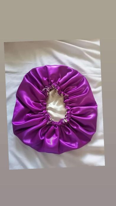 Toucas de cetim reversíveis