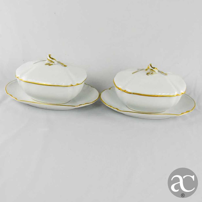 Par de terrinas e apresentador porcelana NG serviço “Coroa Real”