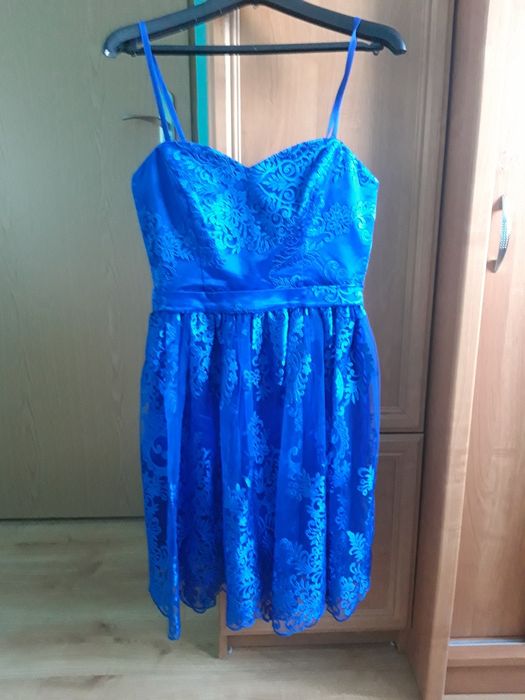 Pìękna chabrowa sukienka roz. 38 stan idealny!