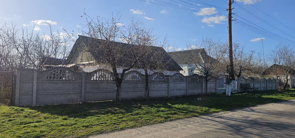 Продаж будинку с Савинці,вихід до ставка