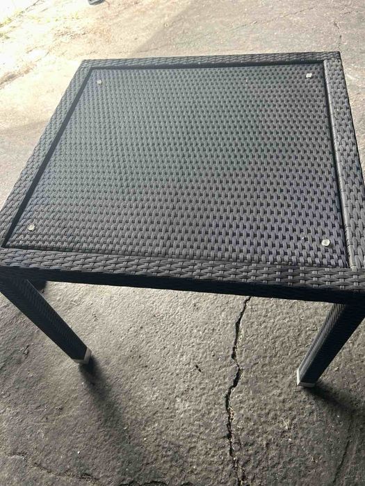 Стол из ротанга 90*90*75