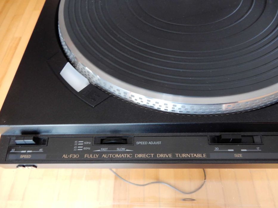 Gramofon JVC super stan.