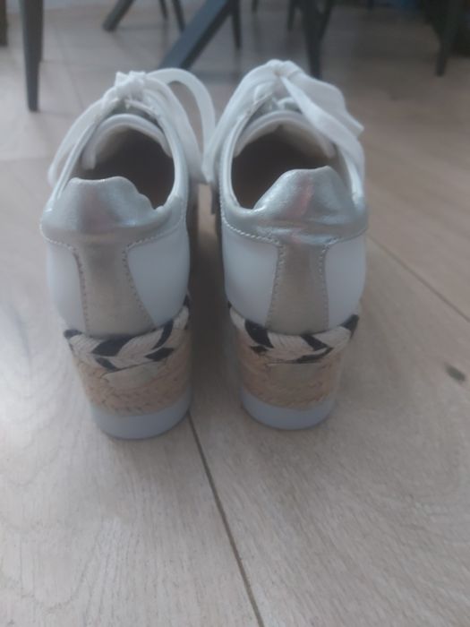 Buty na koturnie Guess ,,nowe"