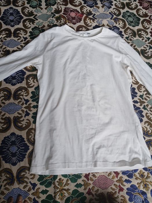 Білий лонгслів H&M

Стильна базова кофта білого кольору