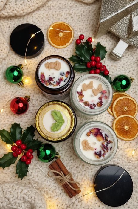 Świeca sojowa w słoiczku świateczna