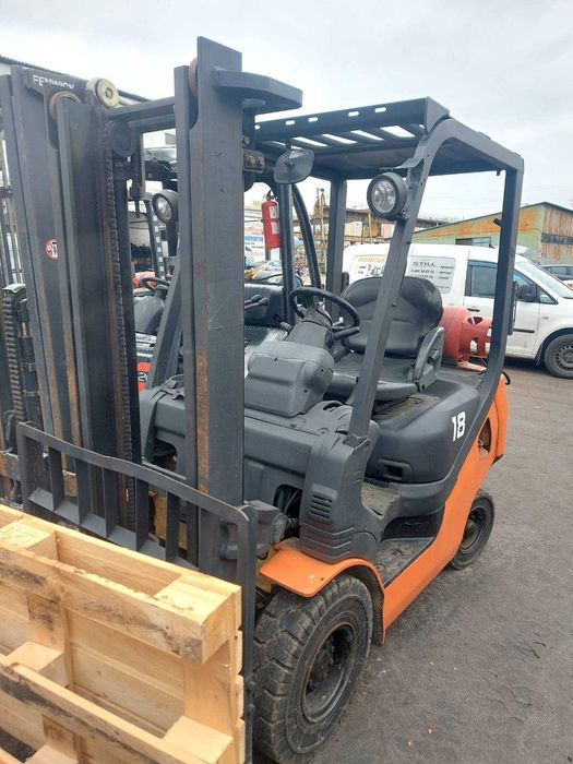 Навантажувач вилковий кара Komatsu FG15 газ 1.5т.