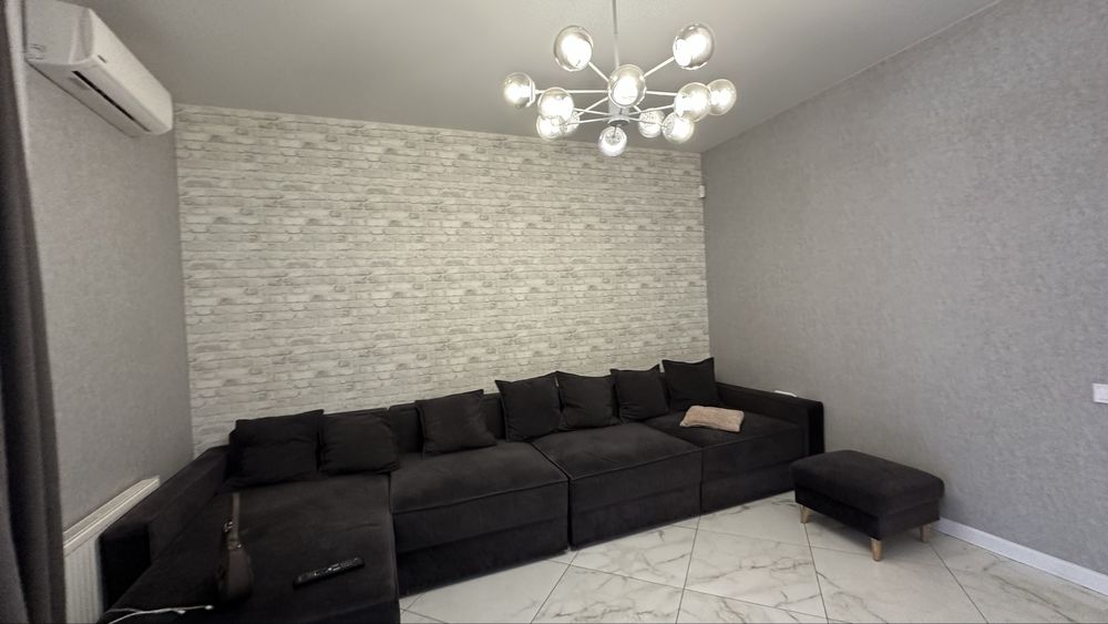 Таунхаус біля центрального парку! Парковка з накриттям!