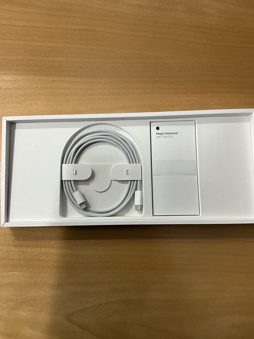 Teclado Apple Magic Keyboard Touch ID Português