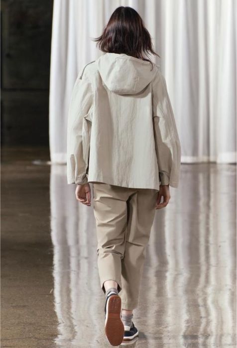 Стильна парка від ZARA