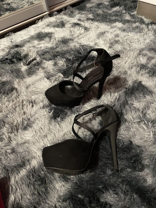 Туфлі босоніжки шпілька