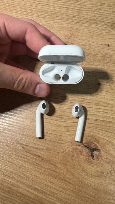 Apple AirPods 2 gen.