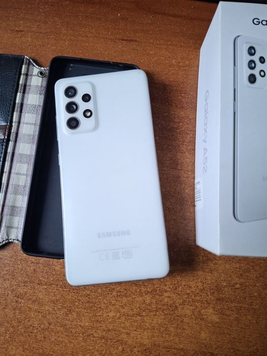 Samsung A52.  4/128. Первый владелец.