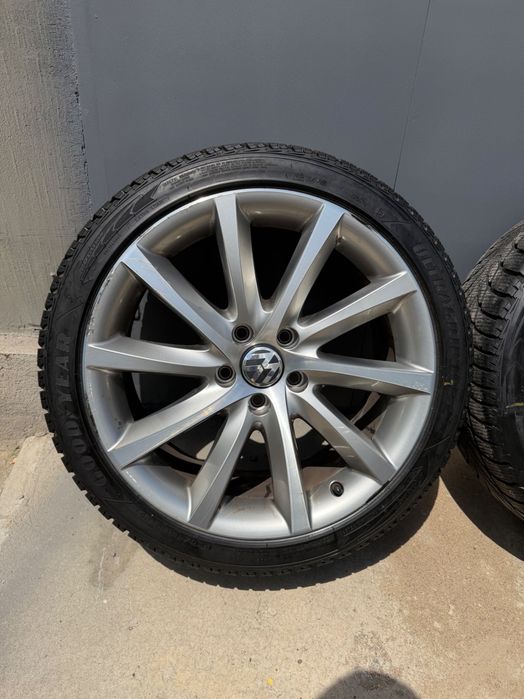 Продам диски r18 с резиной Goodyear Ultragrip Ice 2 Audi Volkswagen Seat Skoda Vag