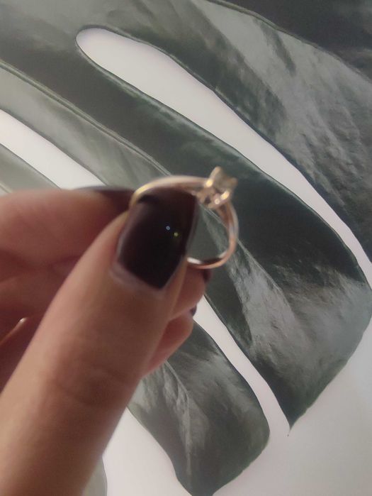 Anel de ouro branco com diamante