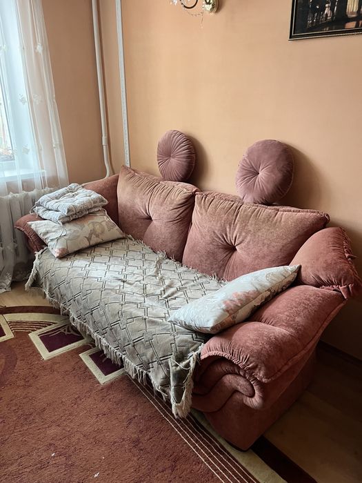 Продам диван розкладний та крісло у гарному стані